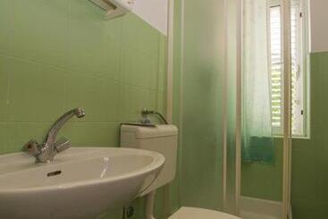 پانسیون Apartments & Rooms Ribarić