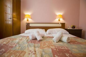 پانسیون Apartments & Rooms Ribarić