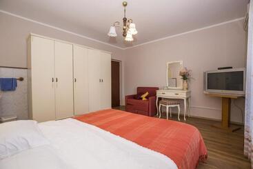 پانسیون Apartments & Rooms Ribarić