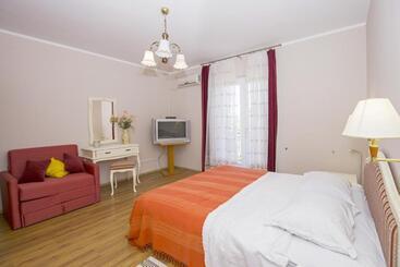 پانسیون Apartments & Rooms Ribarić