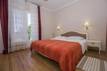 پانسیون Apartments & Rooms Ribarić