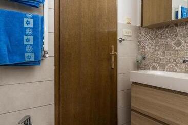 پانسیون Apartments & Rooms Ribarić