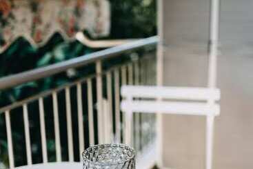 ツーリストアパートメント Best House Attiki Metro