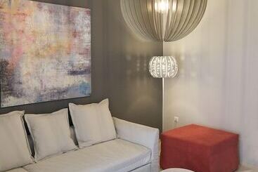 Penelope S Luxury Apartment