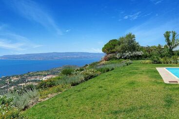آپارتمانهای توریستها Villa Agnandi