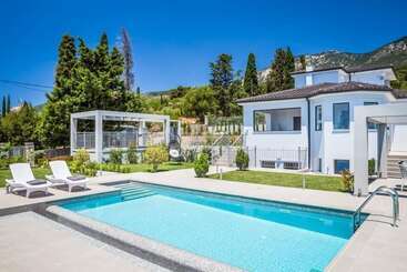 Villa Aris