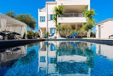 Villa Olive Garden