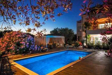Villa Olive Garden
