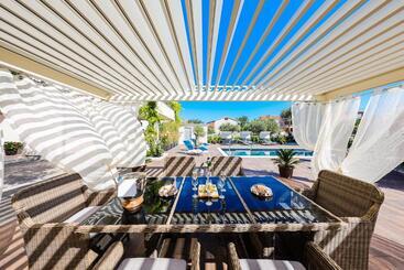 Villa Olive Garden