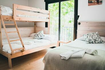 تختخواب و صبحانه Latas Surf Lodge