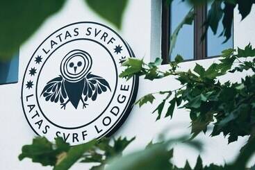 تختخواب و صبحانه Latas Surf Lodge