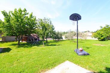 House Stella 1319