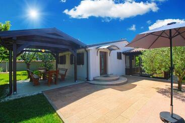House Stella 1319