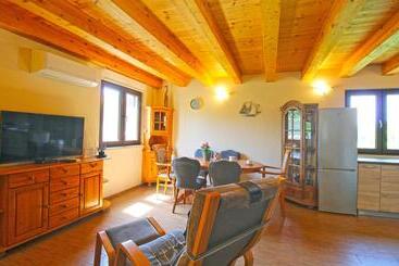 House Stella 1319