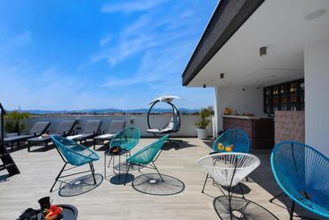 پانسیون Luxury Rooms Lavie   Superior Rooms