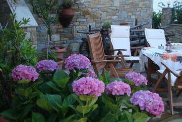 پانسیون Muses Country House