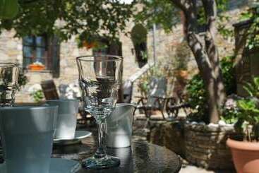 پانسیون Muses Country House