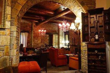 پانسیون Muses Country House