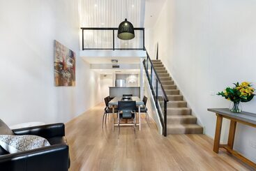Surry Hills Modern One Bedroom Apartment  Goul