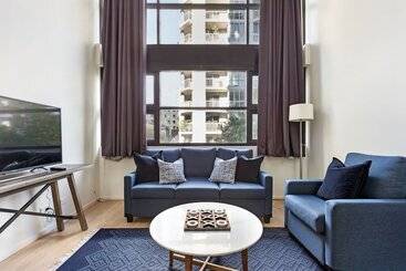 Surry Hills Modern One Bedroom Apartment  Goul