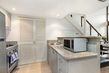 Surry Hills Modern One Bedroom Apartment Goul