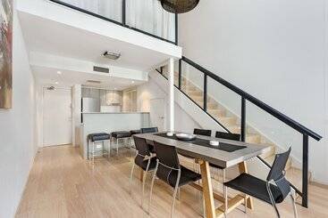 Surry Hills Modern One Bedroom Apartment  Goul