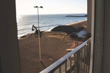 Cozy Loft In Front Of The Sea