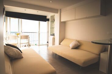 Cozy Loft In Front Of The Sea