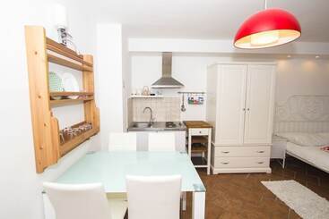 Jerry & Oli S Apartments