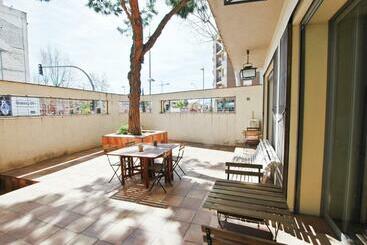 ツーリストアパートメント La Casa Del Pi · La Casa Del Pi · House In The City, Next To Barcelona And Beach