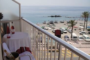 پانسیون Hostal Costa Sol