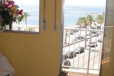 پانسیون Hostal Costa Sol