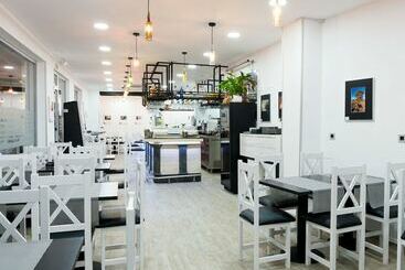 Hostal Jardines Del Mediterraneo