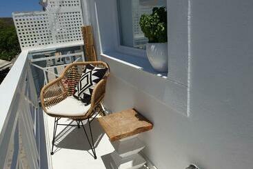 Aretousa Deluxe Downtown Apartment