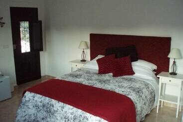 تختخواب و صبحانه Casa Colina