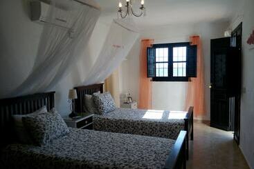 تختخواب و صبحانه Casa Colina