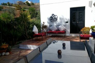 تختخواب و صبحانه Casa Colina
