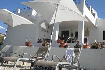 تختخواب و صبحانه Casa Colina