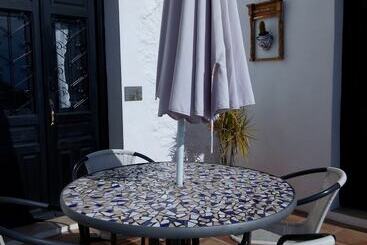 تختخواب و صبحانه Casa Colina