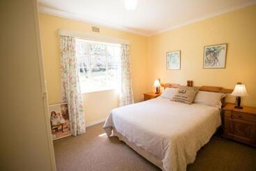 Dabchick Cottage