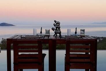 The Infinity 180 Luxury Suites   Adults Only