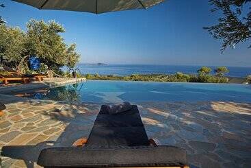 The Infinity 180 Luxury Suites   Adults Only