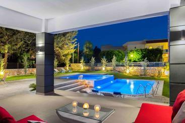 Villa Summer Light