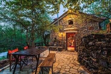 Escape In The Forest, Cosy Chalet With Home Cinema