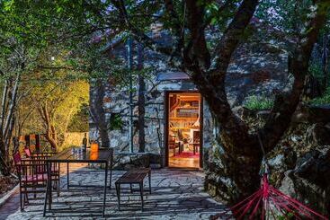 Escape In The Forest, Cosy Chalet With Home Cinema