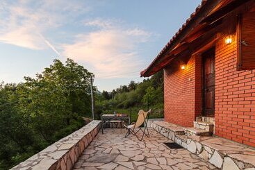 Escape In The Forest, Cosy Chalet With Home Cinema