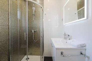 Luxury Majpruz Suites