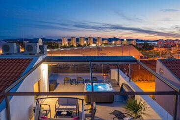 Luxury Majpruz Suites