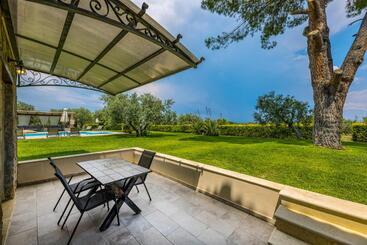آپارتمانهای توریستها Mediterraneo Luxury Suites Halkidiki