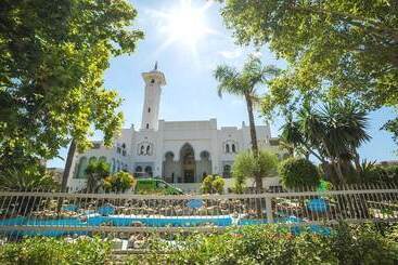 Myramar | 7 Pax | Parque De Poniente | 4724 Kpaw